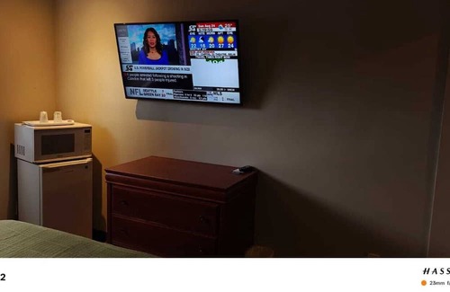 The Queensway Hotel | Queensway Motel