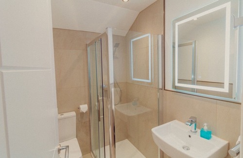 Newington House | Mayfield Suites