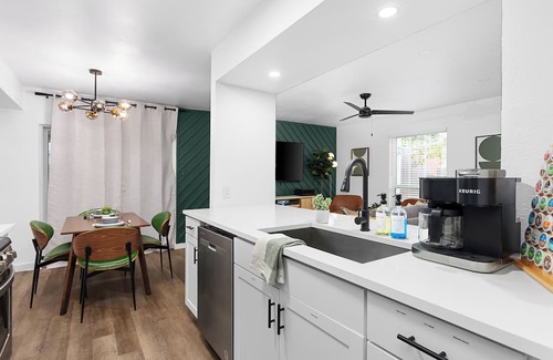 South Lamar House | Prime Location Zilker Park & SoCo Chic