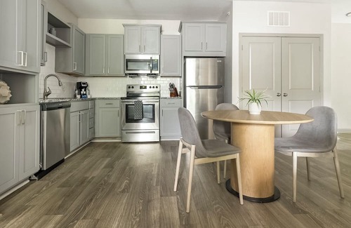 Paw Creek Apartment | Northlake Apartments By Landing
