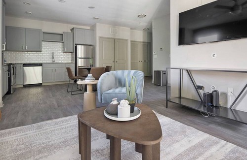 Paw Creek Apartment | Northlake Apartments By Landing
