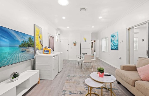 Westmont House | Spacious & Bright Home Fully Equipped