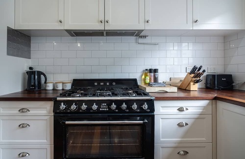 North Perth House | Hyde Seek Parkside Family Stay