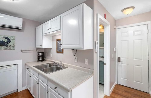 Saugatuck Apartment | Riverview