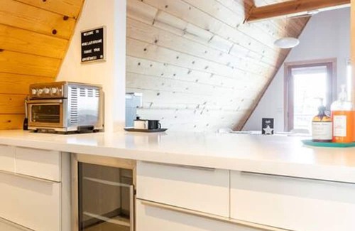 Pine Cove Apartment | Dog Friendly A-frame Hot Tub Nature Views