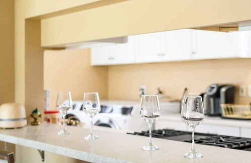 Upland House | Cozy Getaway Bright, Clean & Fully Equipped