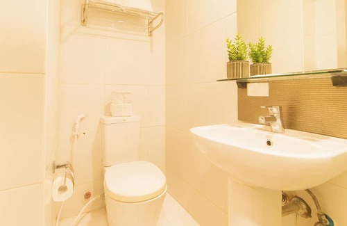 Bangkal Hotel | RedDoorz at LuxeLite Suites Makati