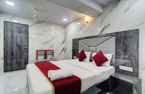 Powai Hotel | Hotel Lake Site