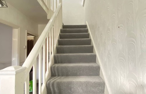 Newcastle-upon-Tyne House | Newcastle Tranquil Terrace Retreat