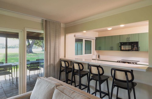 Historic Lahaina Front Street Apartment | Royal Lahaina Bungalows & Spa