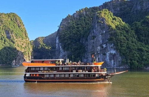 Cat Hai Boat Rental | Cat Ba Ocean Cruise 7