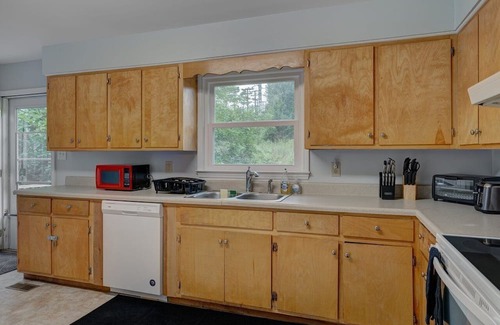 Durham House | Shirley St At Duke Medical Pavilion 3 Bedroom Home by Quantum Suites