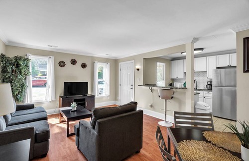 Durham Apartment | Duke Thornapple 2br At&t Fiber 2 Bedroom Apts by Quantum Suites