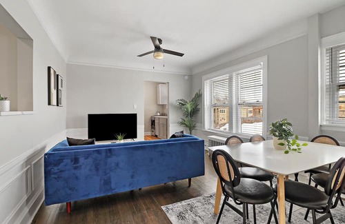 Skokie Apartment | Skokie 2BR Apt - Bright & Central