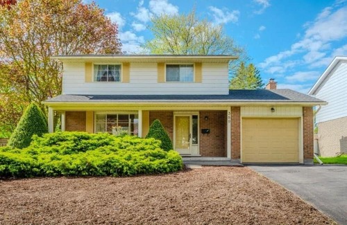 Waterloo House | Dunvegan Place, Newly Renovated House Close to Schools and parks