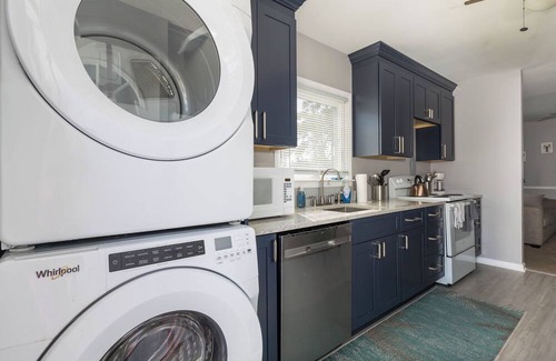 Villas House | Pet-friendly 2-bedroom house in Lower Township with WiFi and AC