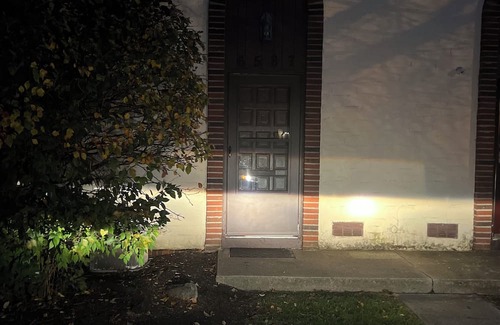 Reynoldsburg Condo | Cozy 2-bedroom 3 queen bed, condo with WiFi, AC in amazing Reynoldsburg