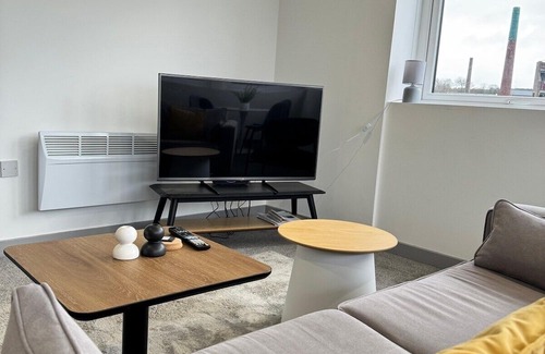 Yeadon Apartment | Business l Leisure l Contractors