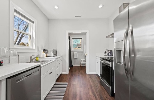 West Central Apartment | Downtown Fort Wayne Triplex- Apt. C