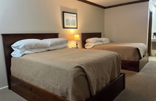 Arthur House | Charming hotel with WiFi and AC in peaceful Arthur