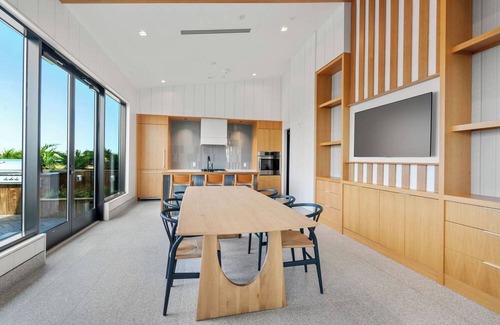 East Boston Apartment | Luxury 1BR Next to Logan Airport 8985