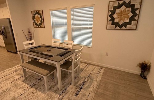 Southside House | Extremely Clean 3 bedroom house with AC & WiFi in San Antonio close to downtown!