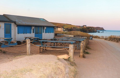 Thurlestone Cottage | 3A LANDPATH, pet friendly, character holiday cottage in Thurlestone