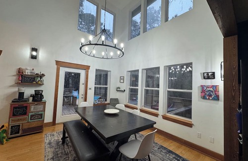 Tallahassee House | Spacious 4-bedroom house with WiFi, AC in fantastic Tallahassee