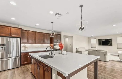 Canyon Country House | Affordable, Gated, Luxury, Views!