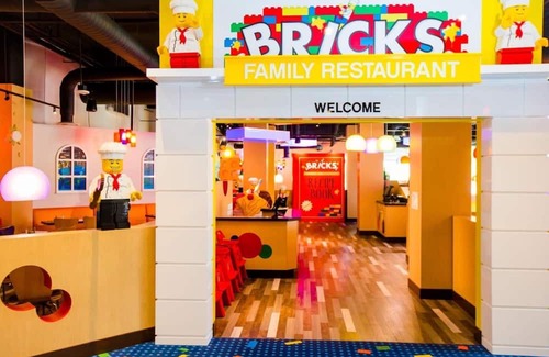 Cypress Gardens House | Beach Retreat Bungalow: Family Joy, LEGO Surprises, Steps from the Waterpark