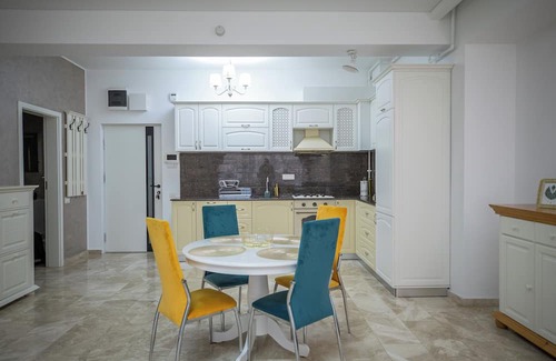 Constanta Apartment | Melia 5 elegant seaside apartment in enchanting Constanța