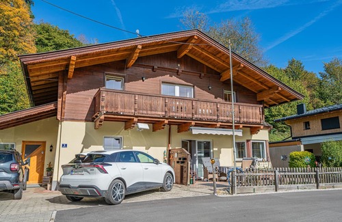 Brixen im Thale Apartment | Cosy holiday flat with balcony
