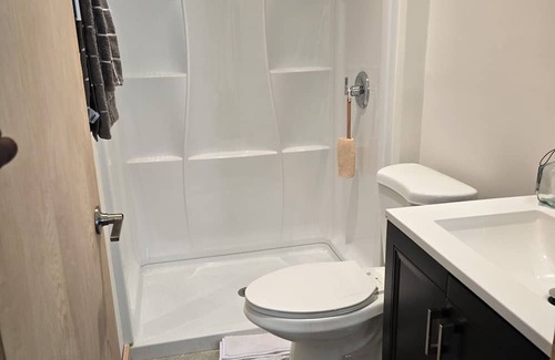 Central West End Bed & Breakfast | Charming modern guesthouse in the beautiful Central West End with WiFi, AC