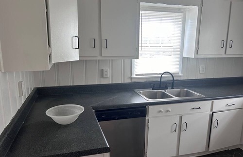 Augusta House | 3-bedroom house in Martinez. Bring your own furniture or we can furnish for you