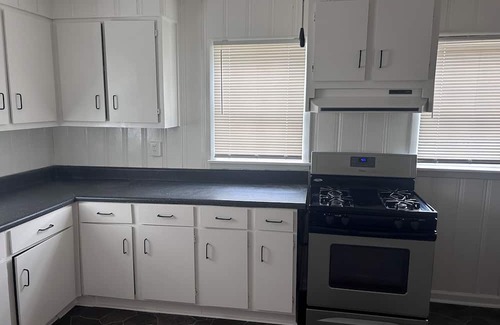 Augusta House | 3-bedroom house in Martinez. Bring your own furniture or we can furnish for you
