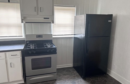 Augusta House | 3-bedroom house in Martinez. Bring your own furniture or we can furnish for you