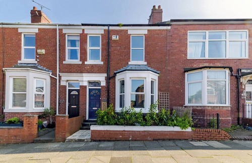 North Shields House | Stylish and spacious family home-from-home close to the beaches of North East.