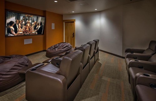 Four O'Clock Condo | Super Bowl week Ski-in/Ski-out Suite 5 Star Grand Timber Breckenridge