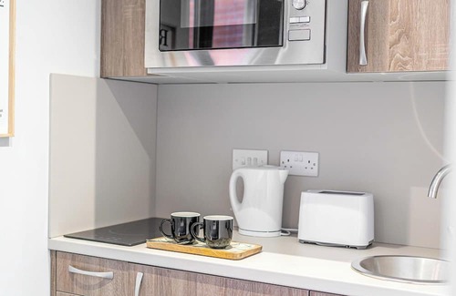Wolverhampton Apartment | Wolverhampton Trendy Apartment 7. Central Location & Free Parking