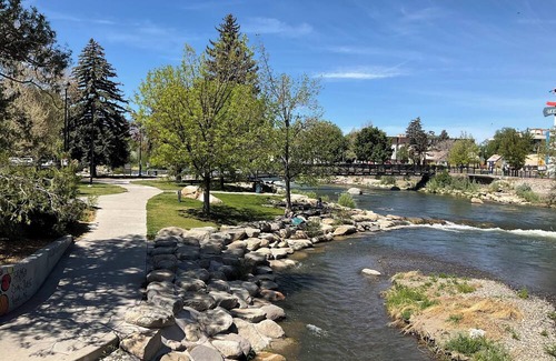 Reno/Tahoe Airport Apartment | Cozy 1-bedroom apartment. Close to River Walk and Downtown.