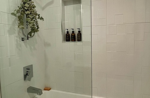 Central Lonsdale Apartment | Clean, quiet, stylish suite for rent. Walking distance to Lions Gate Hospital!