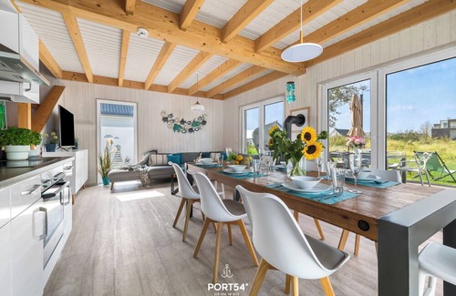 Olpenitz House | OlpeKids - infrared sauna, fireplace, bathtub, shower, terrace, beach chair