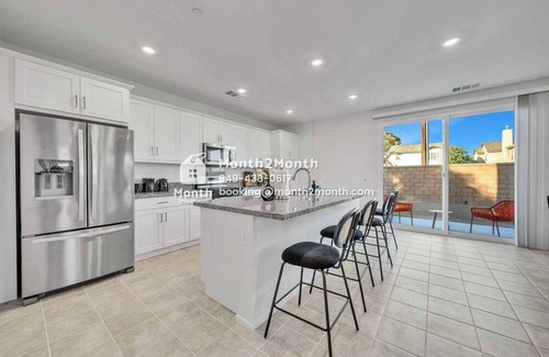 Riverside House | Parkplace Estate Retreat E#42255