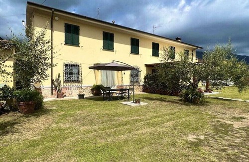 Camaiore Boat Rental | La Pergola Comfortable holiday residence