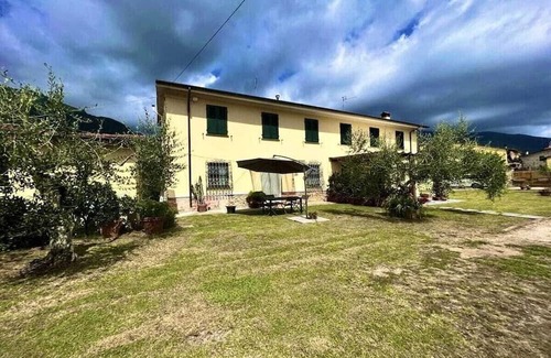 Camaiore Boat Rental | La Pergola Comfortable holiday residence