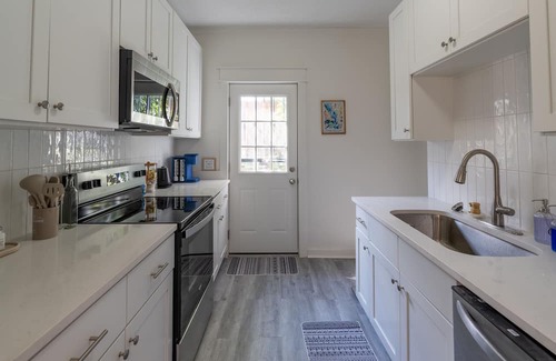 Midtown Cottage | Bluff City Luxe-Cottage, Charming 2-Bedroom Cottage, Newly Renovated
