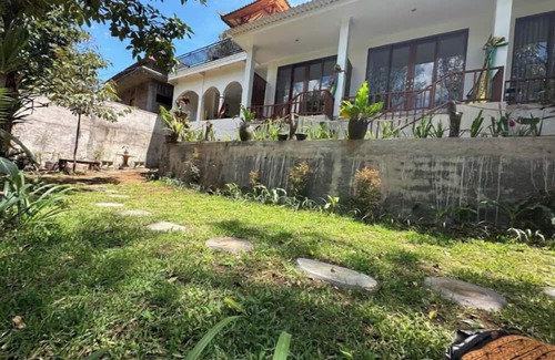 Gobleg House | Cozy 1-bedroom apartment in charming Bali with AC, WiFi