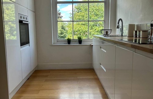 Grimsby Apartment | AMAZING CENTRAL 3 bed REFURB sleeps 5