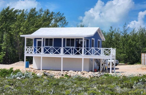 Winding Bay Cottage | Charming private cottage with WiFi and AC in beautiful Whale Point