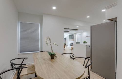 Riverview House | Family-Friendly Stay in Kansas 3Bedroom w/Backyard Arcade & Fire Pit